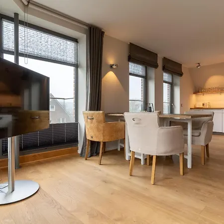 Kirchenstrasse Achtern Diek Og *