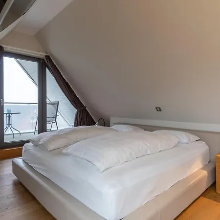 Kirchenstrasse Achtern Diek Og *